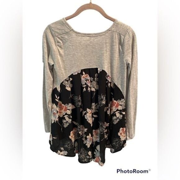 Xhilaration Gray Floral Long Sleeve
Dress Shirt XSmall. - Picture 4 of 4